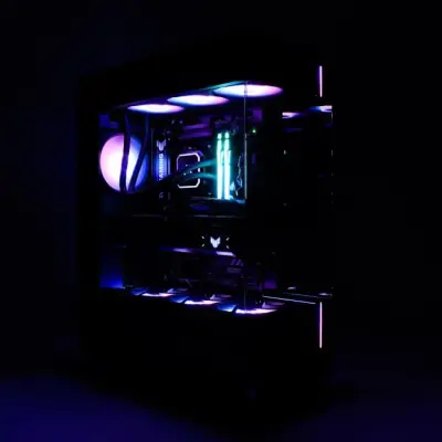 Komputronik Ultimate R790 [J02] Ryzen 7 RX 9070 XT 32GB 2TB W11H